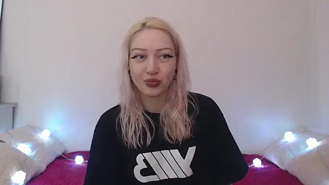 Snapshot of Emily_hardcore chatting on 16, 7, 2026 Emily hardcore online show from 16, 7, 2026