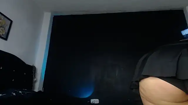 curvy cutie online show from 12, 4, 2026