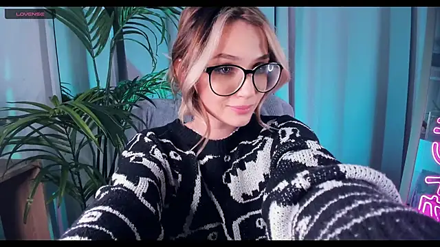 Snapshot of MelissaTetris chatting on 12, 2, 2025 MelissaTetris online show from 12, 2, 2025