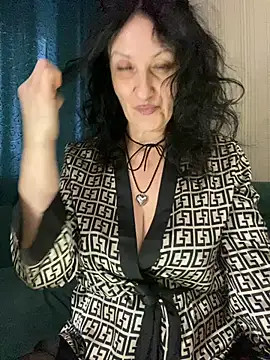 Snapshot of Katie-n chatting on 15, 1, 2025 Katie-n online show from 15, 1, 2025