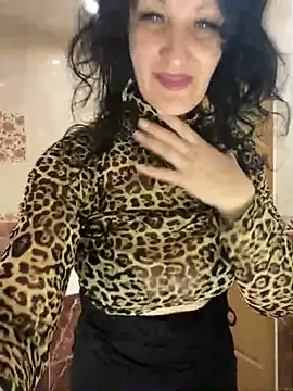 Snapshot of Katie-n chatting on 7, 3, 2025 Katie-n online show from 7, 3, 2025