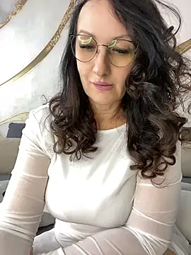 Snapshot of Katie-n chatting on 19, 6, 2026 Katie-n online show from 19, 6, 2026