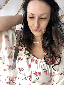 Snapshot of Katie-n chatting on 12, 7, 2026 Katie-n online show from 12, 7, 2026
