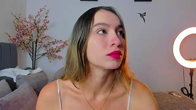 Snapshot of im_sarah34 chatting on 6, 2, 2025 im sarah34 online show from 6, 2, 2025