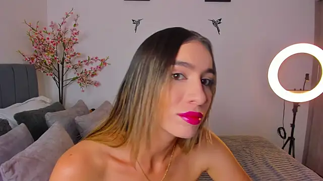 Snapshot of im_sarah34 chatting on 8, 2, 2025 im sarah34 online show from 8, 2, 2025