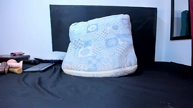 kandy-Jhonson online show from 27, 11, 2025