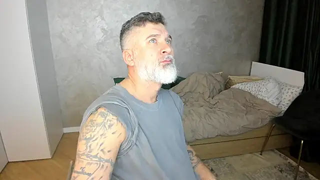 BlowMyXXL online show from 8, 2, 2025