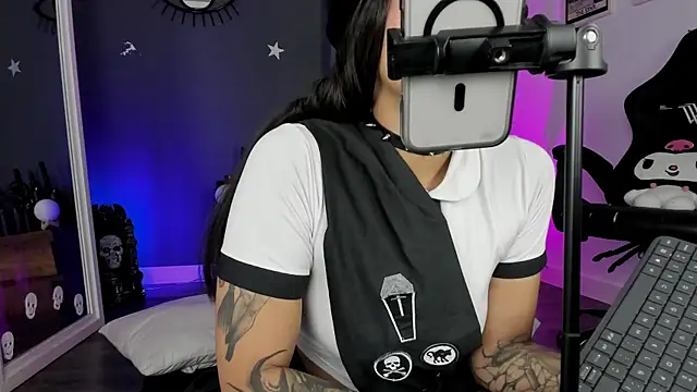 Raven Witch  online show from 25, 7, 2026