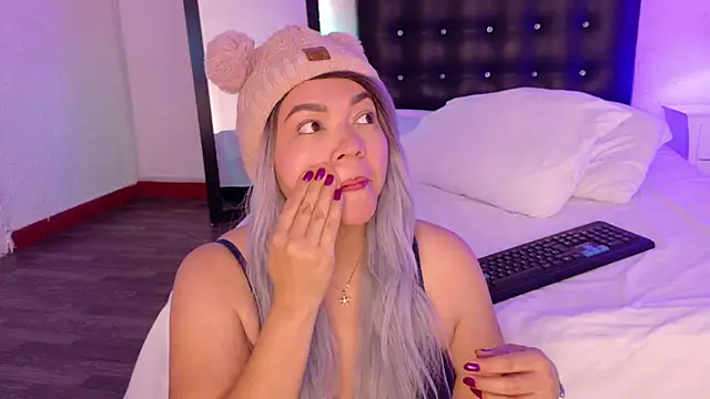 Snapshot of Cuckold_lover69 chatting on 18, 12, 2025 Cuckold lover69 online show from 18, 12, 2025