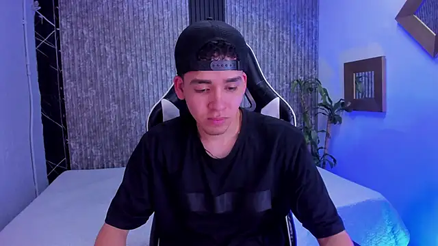 Mike 0233  online show from 15, 10, 2025