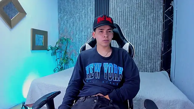 Mike 0233  online show from 30, 10, 2025