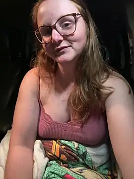 Snapshot of GingerSnap33 chatting on 4, 12, 2024 GingerSnap33 online show from 4, 12, 2024