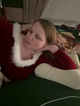Snapshot of GingerSnap33 chatting on 19, 12, 2024 GingerSnap33 online show from 19, 12, 2024