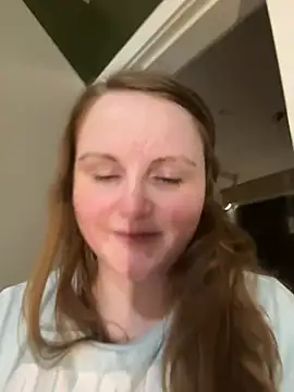 Snapshot of GingerSnap33 chatting on 4, 2, 2025 GingerSnap33 online show from 4, 2, 2025