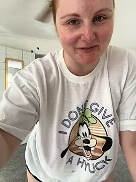 Snapshot of GingerSnap33 chatting on 30, 9, 2025 GingerSnap33 online show from 30, 9, 2025