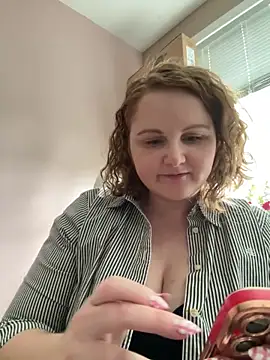 Snapshot of GingerSnap33 chatting on 16, 6, 2026 GingerSnap33 online show from 16, 6, 2026