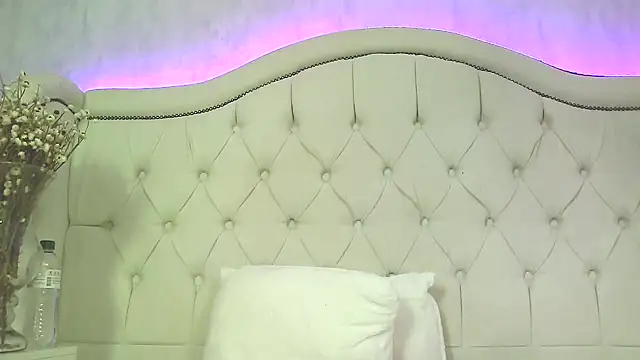 carolinesampaio online show from 15, 11, 2025