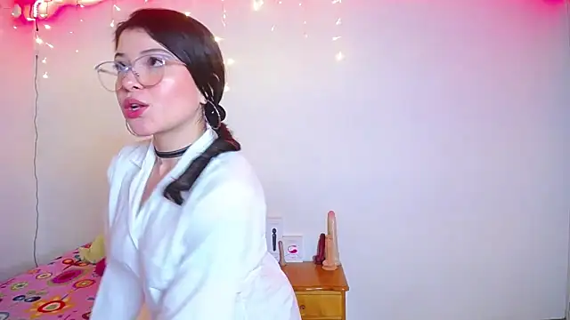 juli05star20 online show from 12, 1, 2025