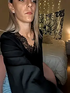 Nikiita-28 online show from 24, 9, 2025