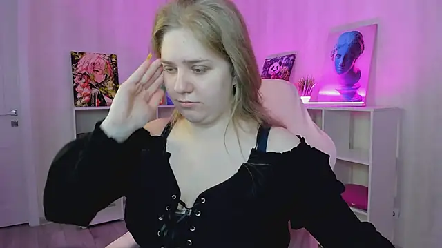 Snapshot of Megan_Violer chatting on 30, 6, 2026 Megan Violer online show from 30, 6, 2026
