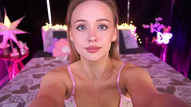 LylaYeess online show from 7, 6, 2026