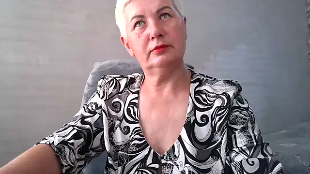 NicoleOlla online show from 26, 9, 2025