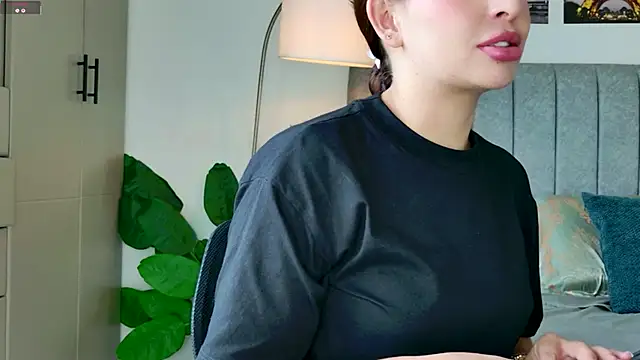 Snapshot of caralella chatting on 24, 2, 2026 caralella online show from 24, 2, 2026