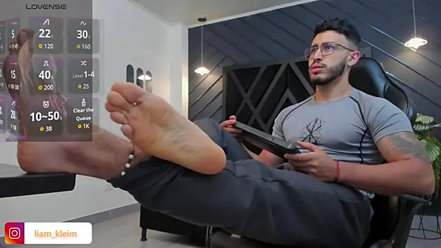 Liam Kleiin online show from 24, 10, 2025