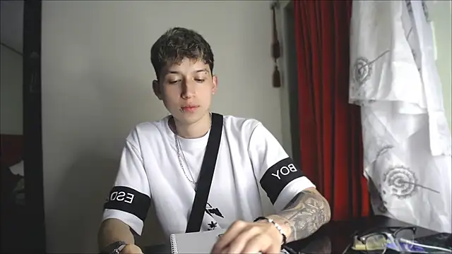  Thomas hot  online show from 25, 12, 2024