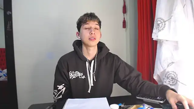  Thomas hot  online show from 29, 12, 2024