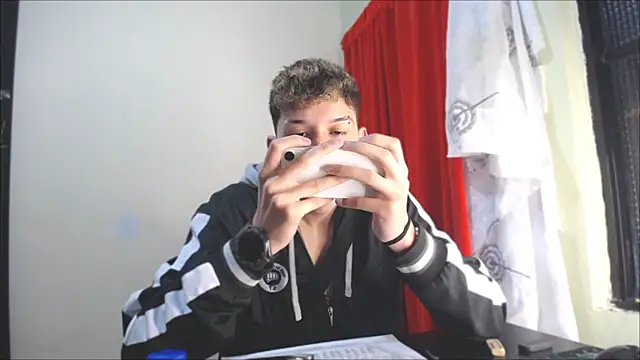  Thomas hot  online show from 12, 1, 2025