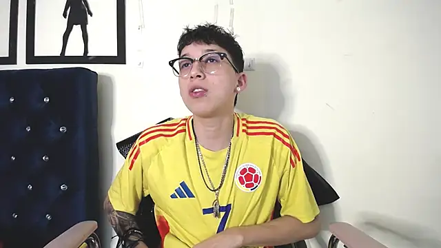  Thomas hot  online show from 10, 9, 2025