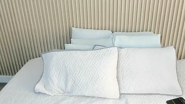 charlottebrowns  online show from 16, 12, 2025