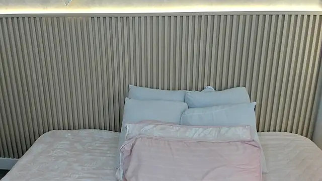 charlottebrowns  online show from 24, 2, 2026