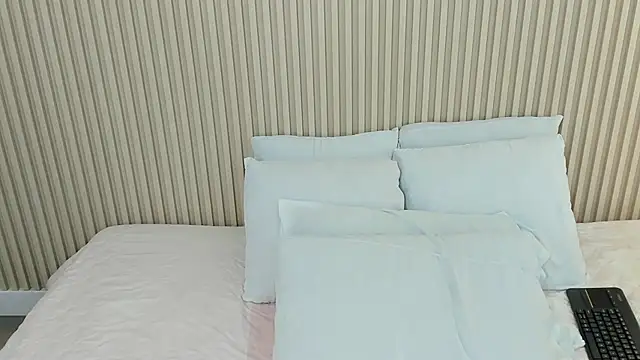 Snapshot of charlottebrowns_ chatting on 13, 6, 2026 charlottebrowns online show from 13, 6, 2026