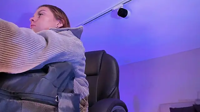 ArianaBaker online show from 4, 2, 2025