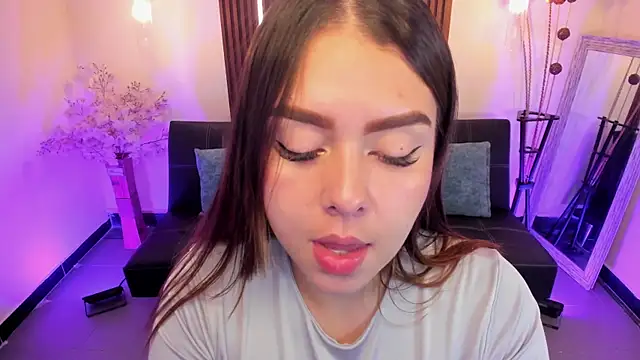 ArianaBaker online show from 10, 1, 2026