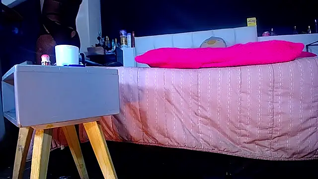 Snapshot of bellatrixx_69 chatting on 13, 10, 2025 bellatrixx 69 online show from 13, 10, 2025