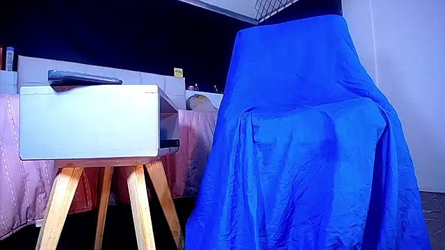 Snapshot of bellatrixx_69 chatting on 17, 10, 2025 bellatrixx 69 online show from 17, 10, 2025