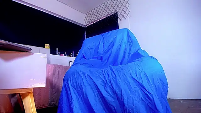 Snapshot of bellatrixx_69 chatting on 27, 10, 2025 bellatrixx 69 online show from 27, 10, 2025