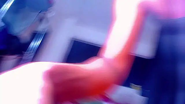 Snapshot of bellatrixx_69 chatting on 12, 11, 2025 bellatrixx 69 online show from 12, 11, 2025