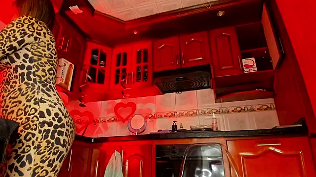 LaureenHills online show from 15, 2, 2025