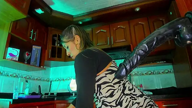 LaureenHills online show from 5, 3, 2025