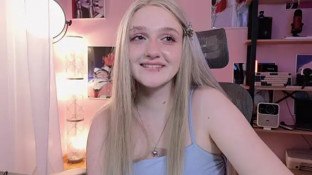 Snapshot of ELLIEJAY chatting on 8, 5, 2026 ELLIEJAY online show from 8, 5, 2026