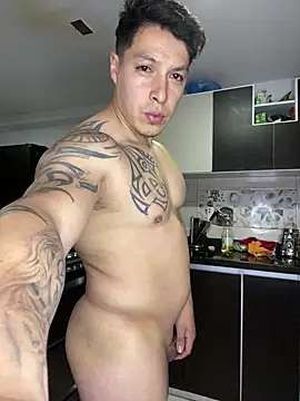 Snapshot of milangym127 chatting on 12, 12, 2024 milangym127 online show from 12, 12, 2024