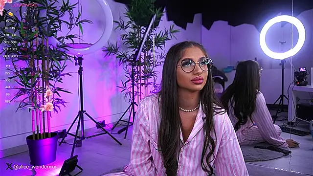 VanessaSimon online show from 19, 1, 2025