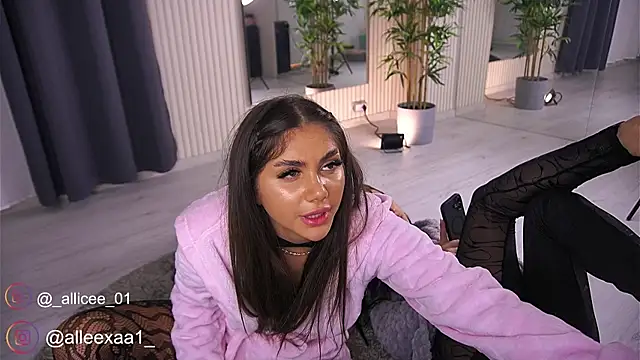 VanessaSimon online show from 21, 3, 2025