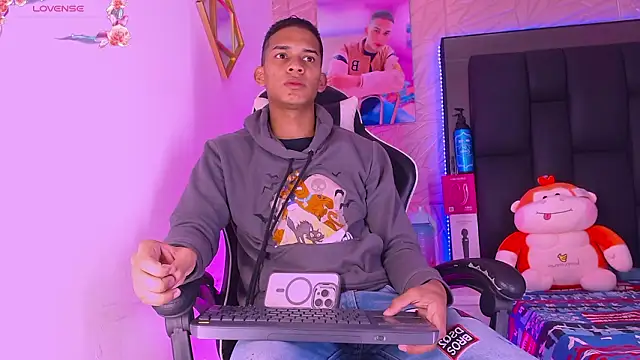 Snapshot of dilan_alfonzo chatting on 24, 2, 2026 dilan alfonzo online show from 24, 2, 2026