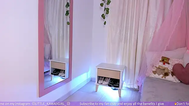 Snapshot of little_kawaiigirl_ chatting on 4, 12, 2024 little kawaiigirl online show from 4, 12, 2024
