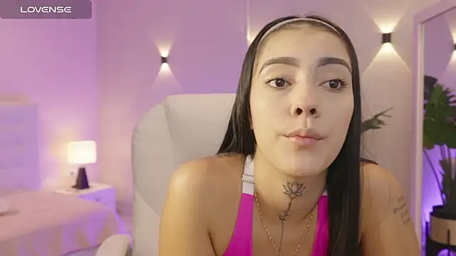 miagomezweb1 online show from 15, 10, 2025